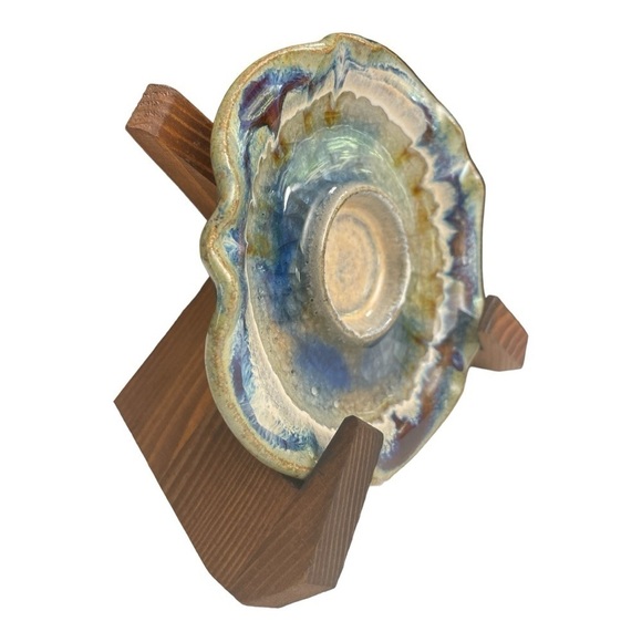 Artisan Pottery Cracked Glass
Tealight Holder Wavy Trim
Blue Cracked Glass - Picture 3 of 13